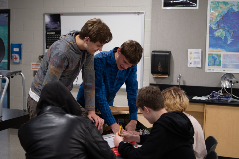 Flying Foamboard Machine